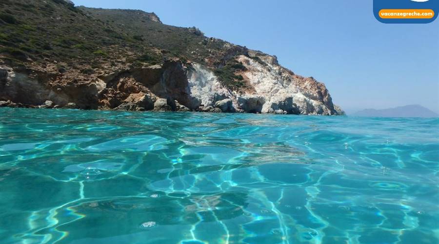 Spiaggia di Plathiena Milos