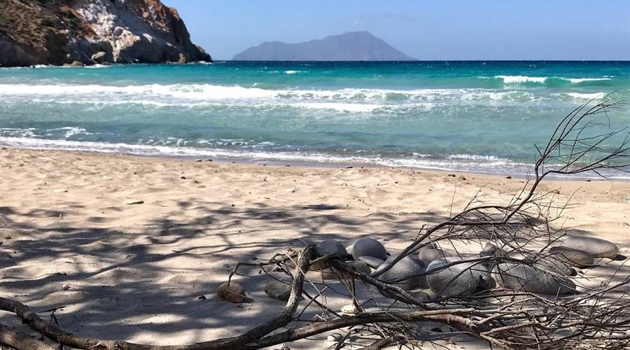 Spiaggia di Plathiena Milos