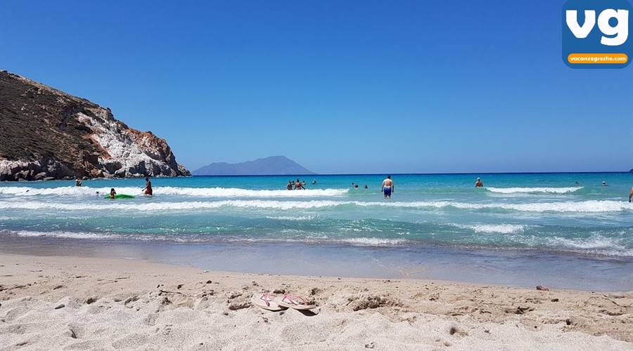 Spiaggia di Plathiena Milos